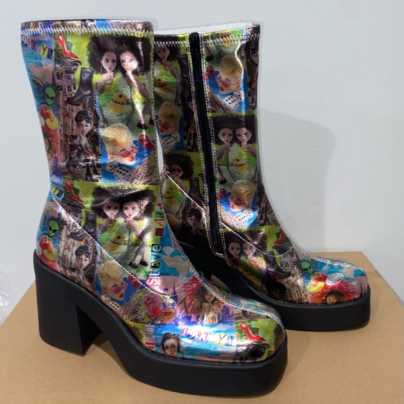 Steve Madden Klayton Comic Print Boots - Picture 3 of 7